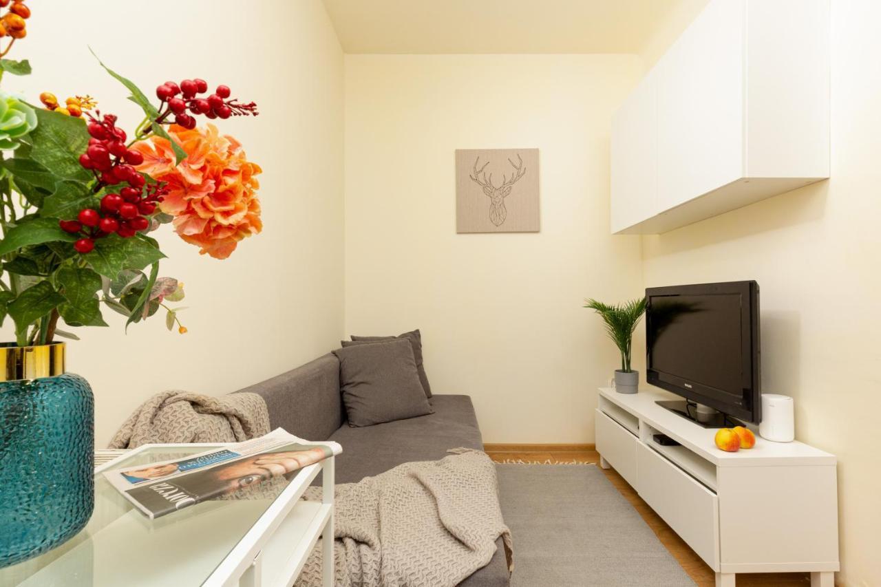 Micro Apartment Miaczynska By Noclegi Renters ワルシャワ エクステリア 写真