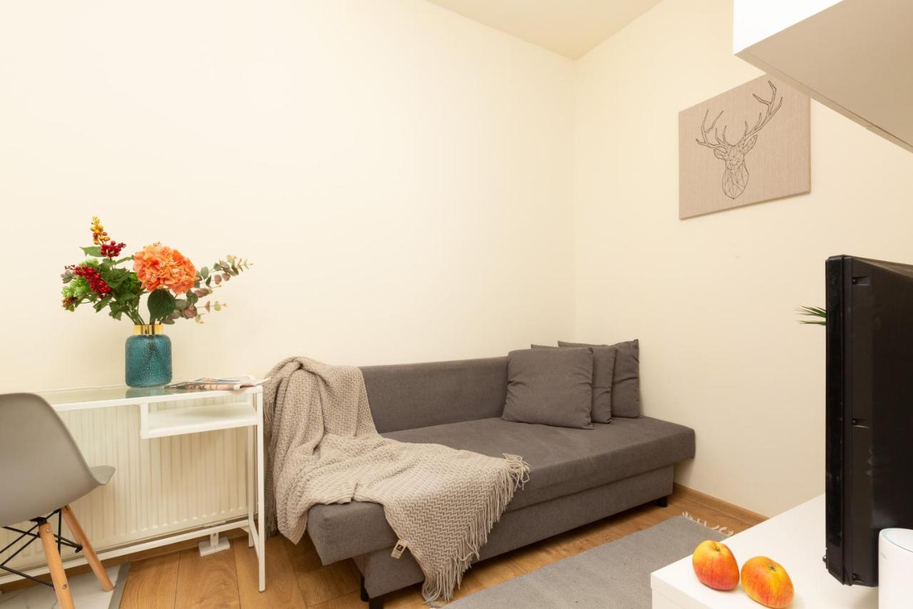 Micro Apartment Miaczynska By Noclegi Renters ワルシャワ エクステリア 写真